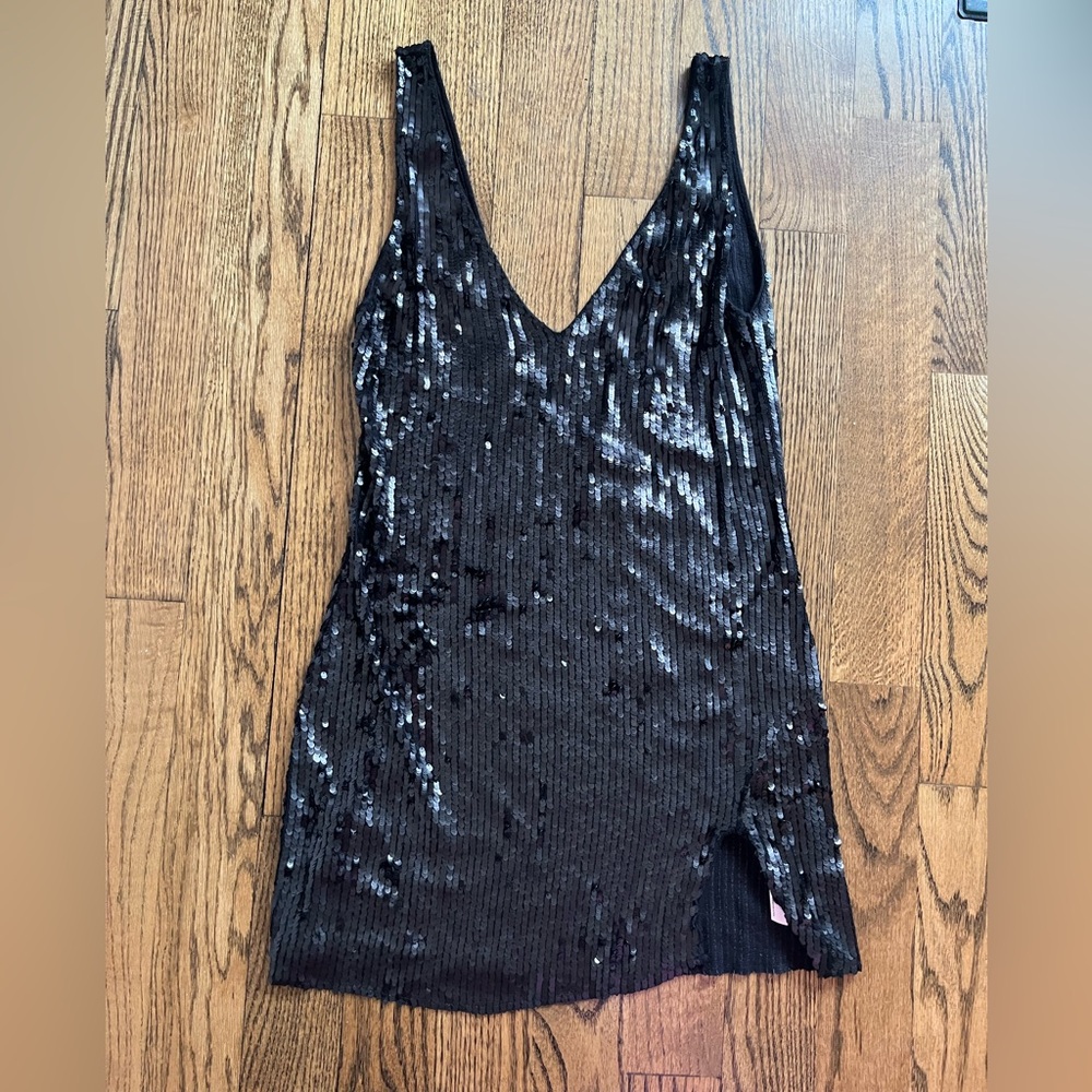 New free people mini sequin dress. Gorgeous low back. Medium.